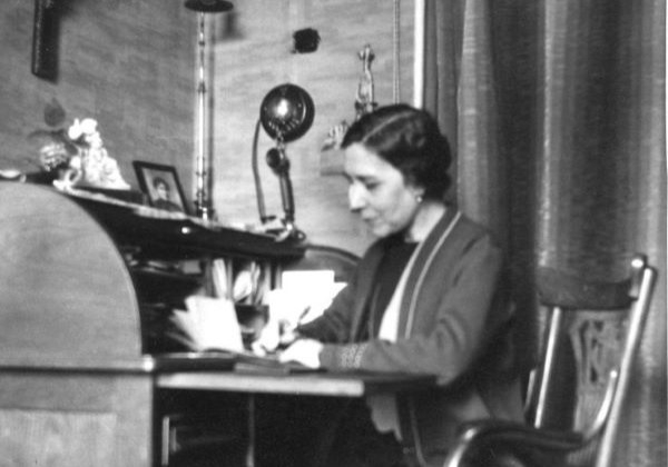 JOSEFA SEGOVIA, Formadora siempre: Parte II