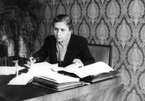 JOSEFA SEGOVIA, Formadora siempre: Parte III